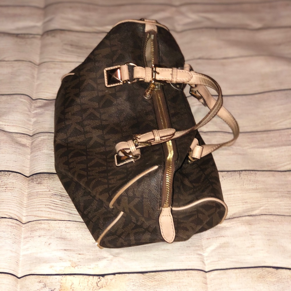 Michael Kors bag - Picture 2 of 7